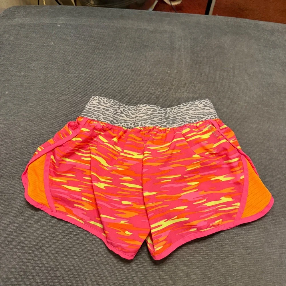 Nike Dri-FIT Kids Pink Orange Abstract Print Running Shorts Size Medium M